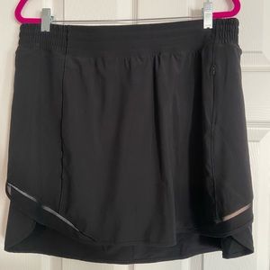 Lulu Lemon skort, size 16, never worn.